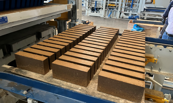 ZN1500 Mochini oa ho Etsa litene o Iketsetsang ka Botlalo o Matlafatsa bareki ba China Bochabela ho Tšebeliso ea Mohloli oa Sludge